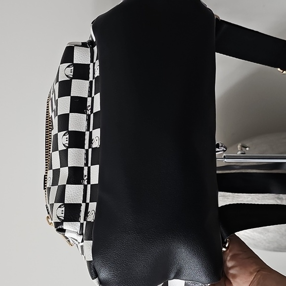 Peanuts "Snoopy" Mini Backpack - Picture 7 of 10